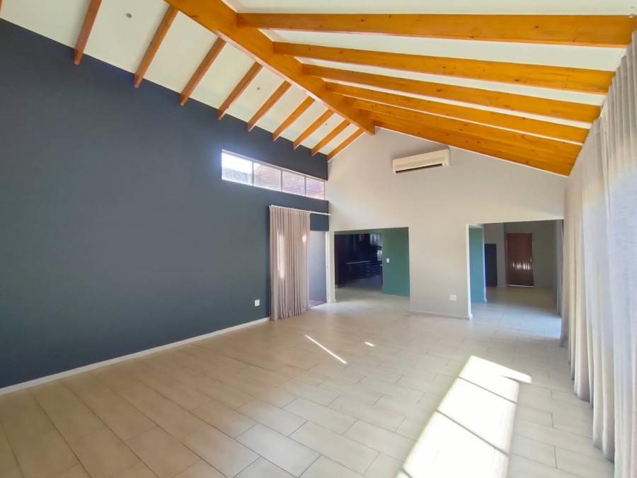 3 Bedroom Property for Sale in Kiepersol Free State